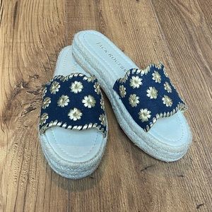 Like new! Jack Rogers navy and metallic gold espadrille sandals slides size 7.5